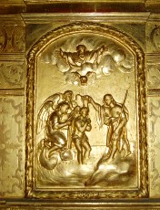 Le ma�tre-autel en bois sculpt�